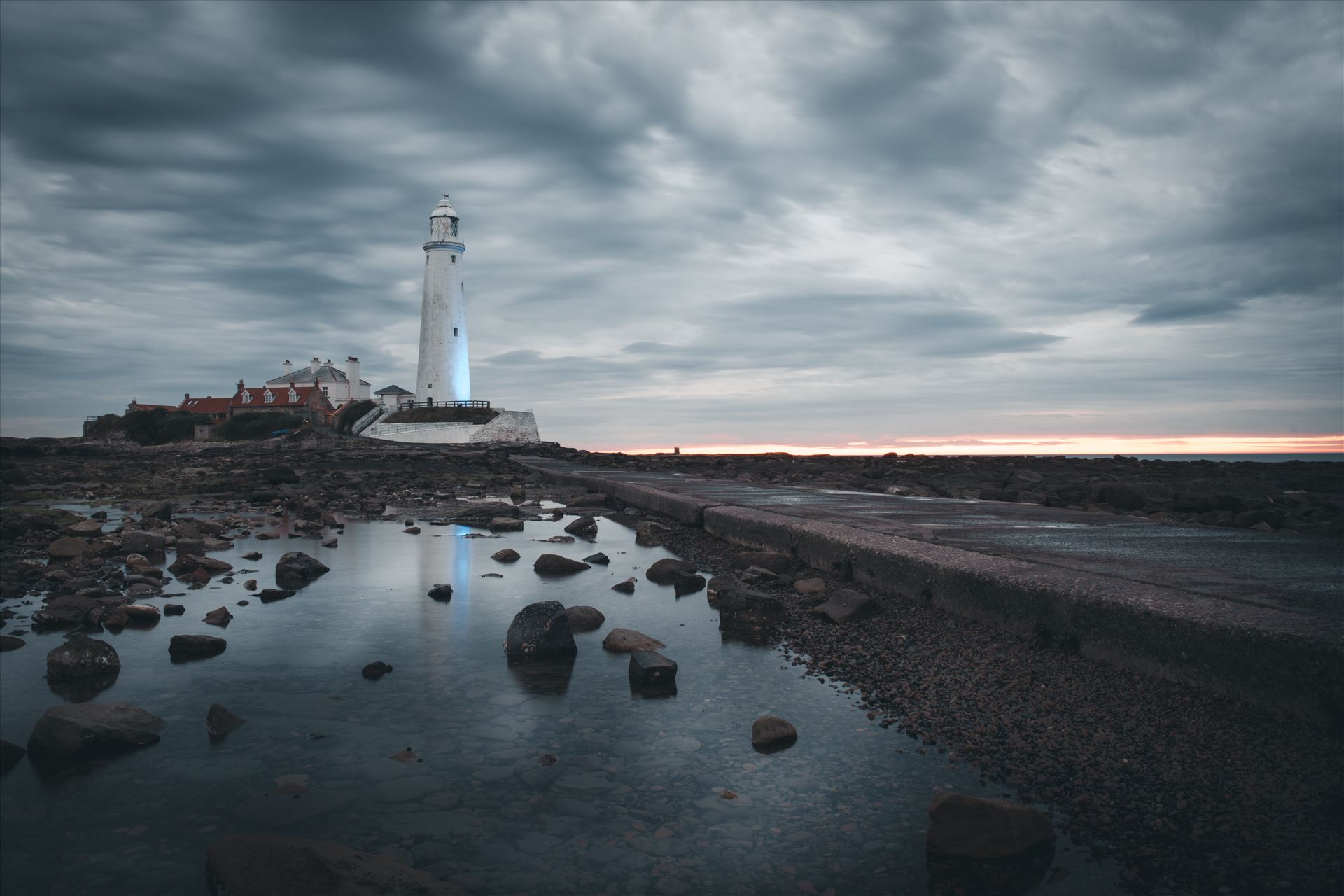 St Mary`s Island & lighthouseSt Mary`s lighthouse stands on a small rocky tidal island which is linked to the mainland by a short concrete causeway and is submerged at high tide. The lighthouse was built in 1898 & was decommissioned in 1984, 2 years after becoming automatic.