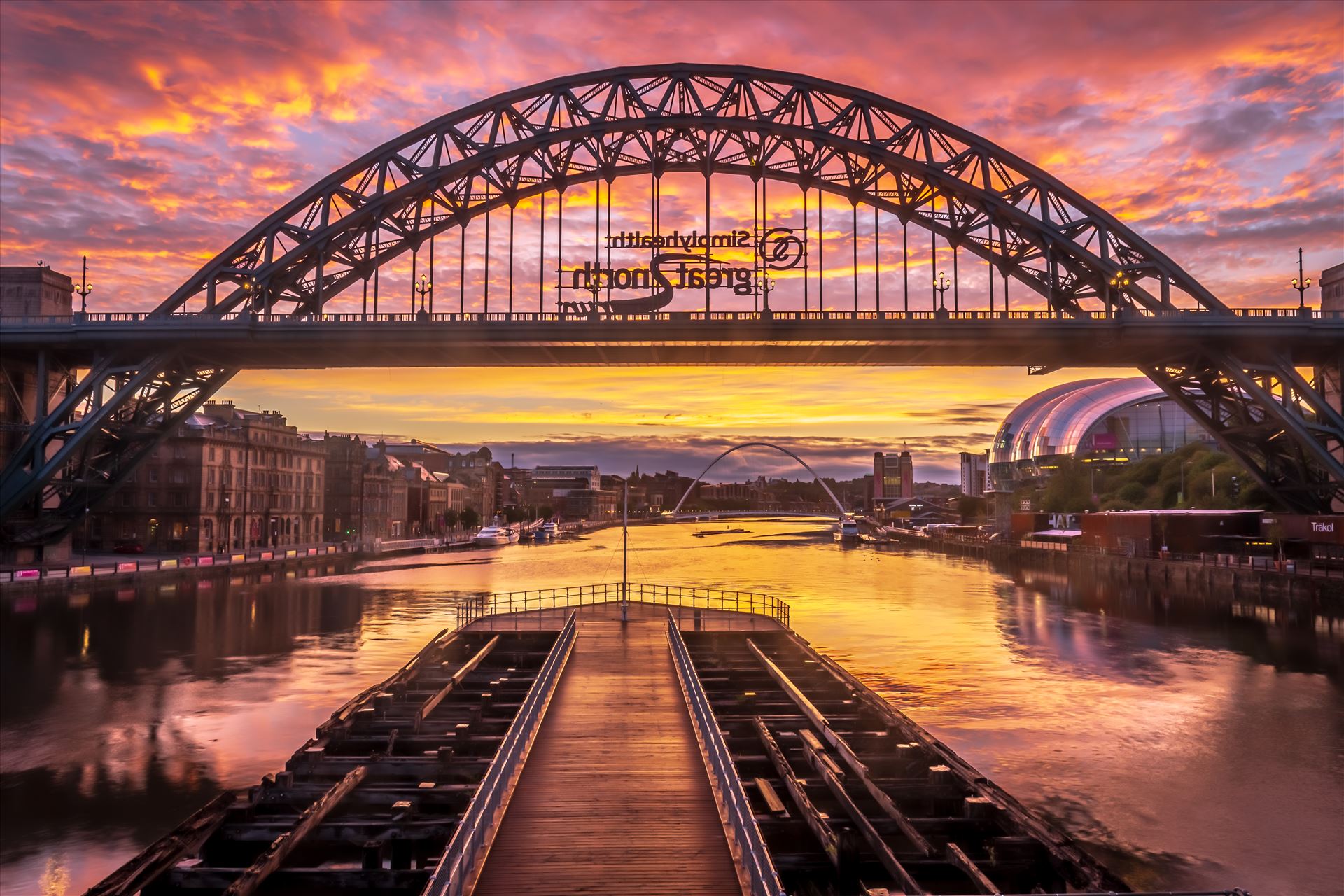 Sunrise over the Tyne -  by philreay