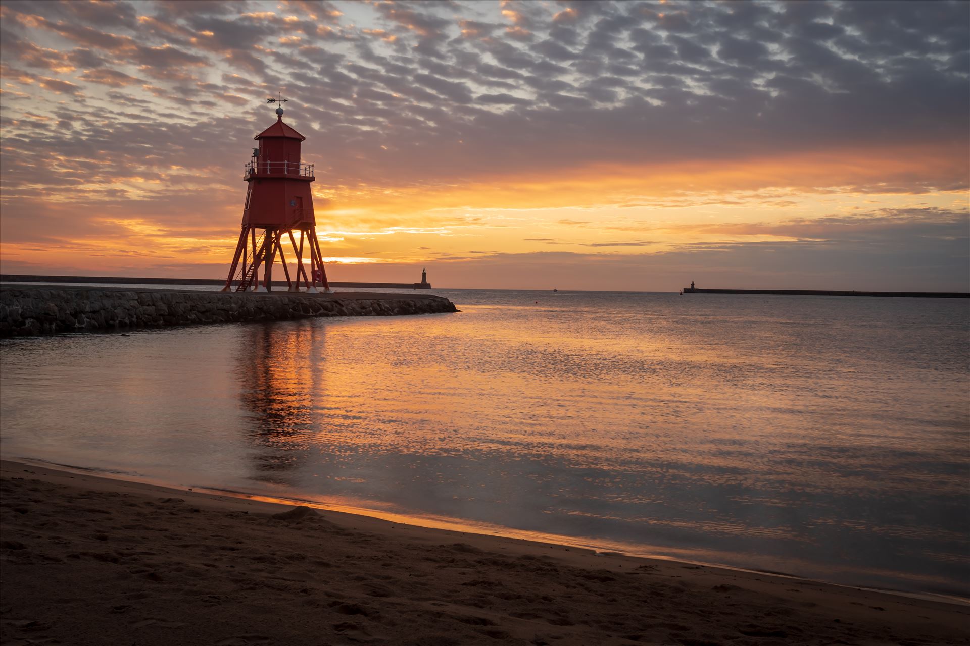 Herd Groyne lighthouse, South Shields at sunrise -  by philreay