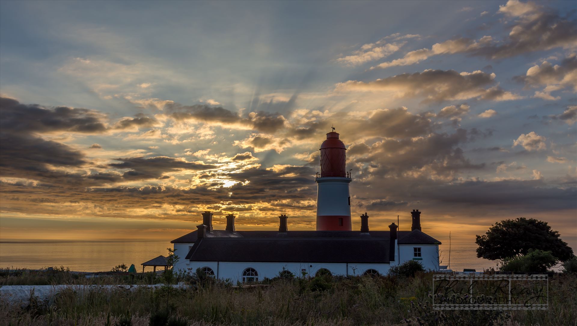 Souter lighthouse -  by philreay