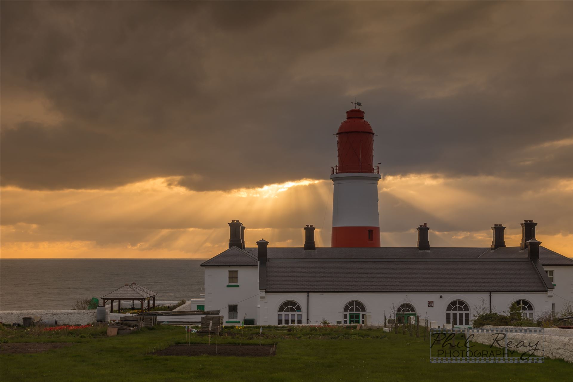 Souter lighthouse -  by philreay