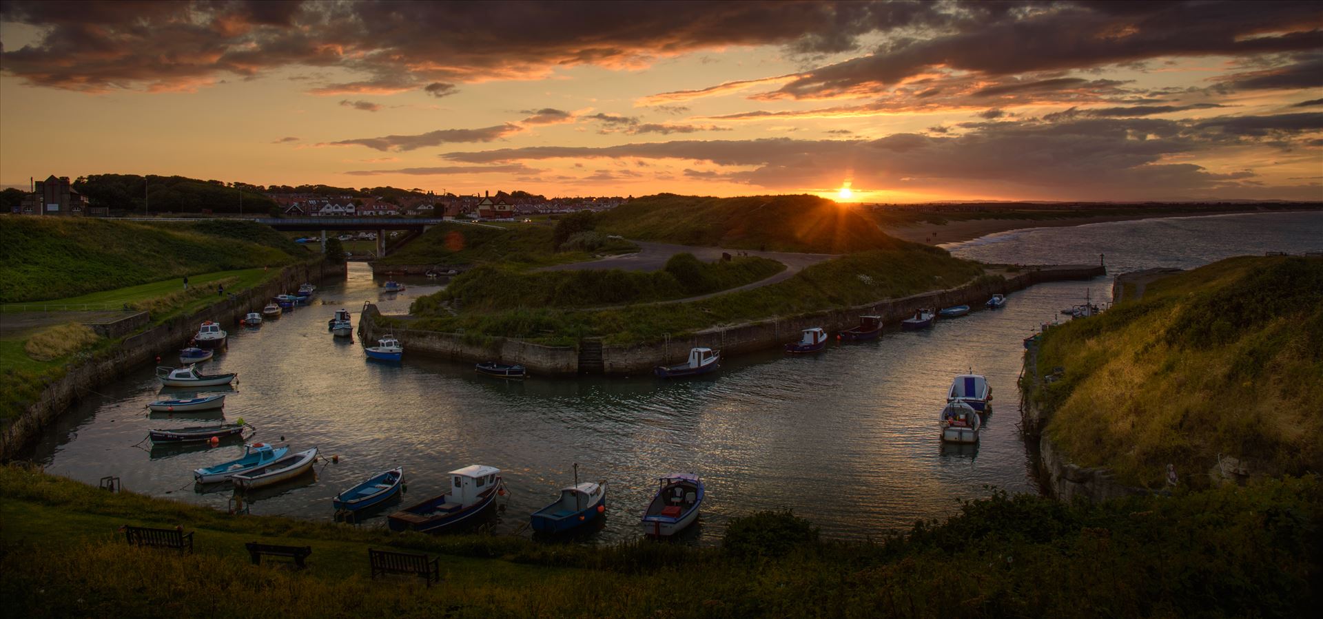 Sunset at the harbour - Sunset at Seaton Sluice harbour, Northumberland by philreay
