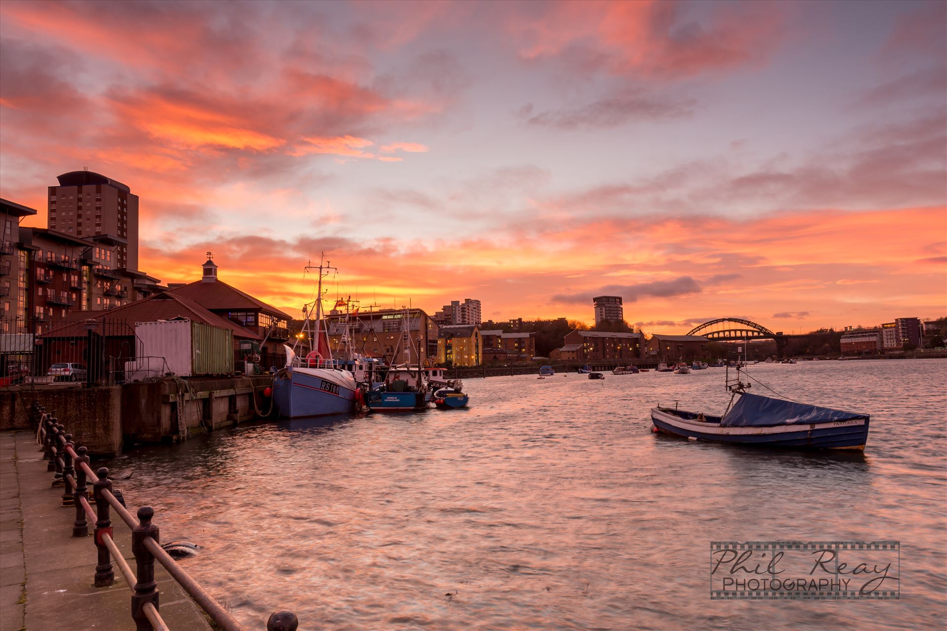 Sun sets over Sunderland - A fabulous sunset at Sunderland Fish Quay by philreay