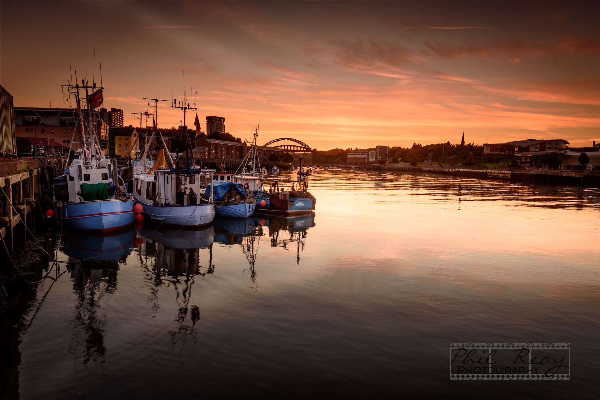 Sunderland fish quay -  by philreay