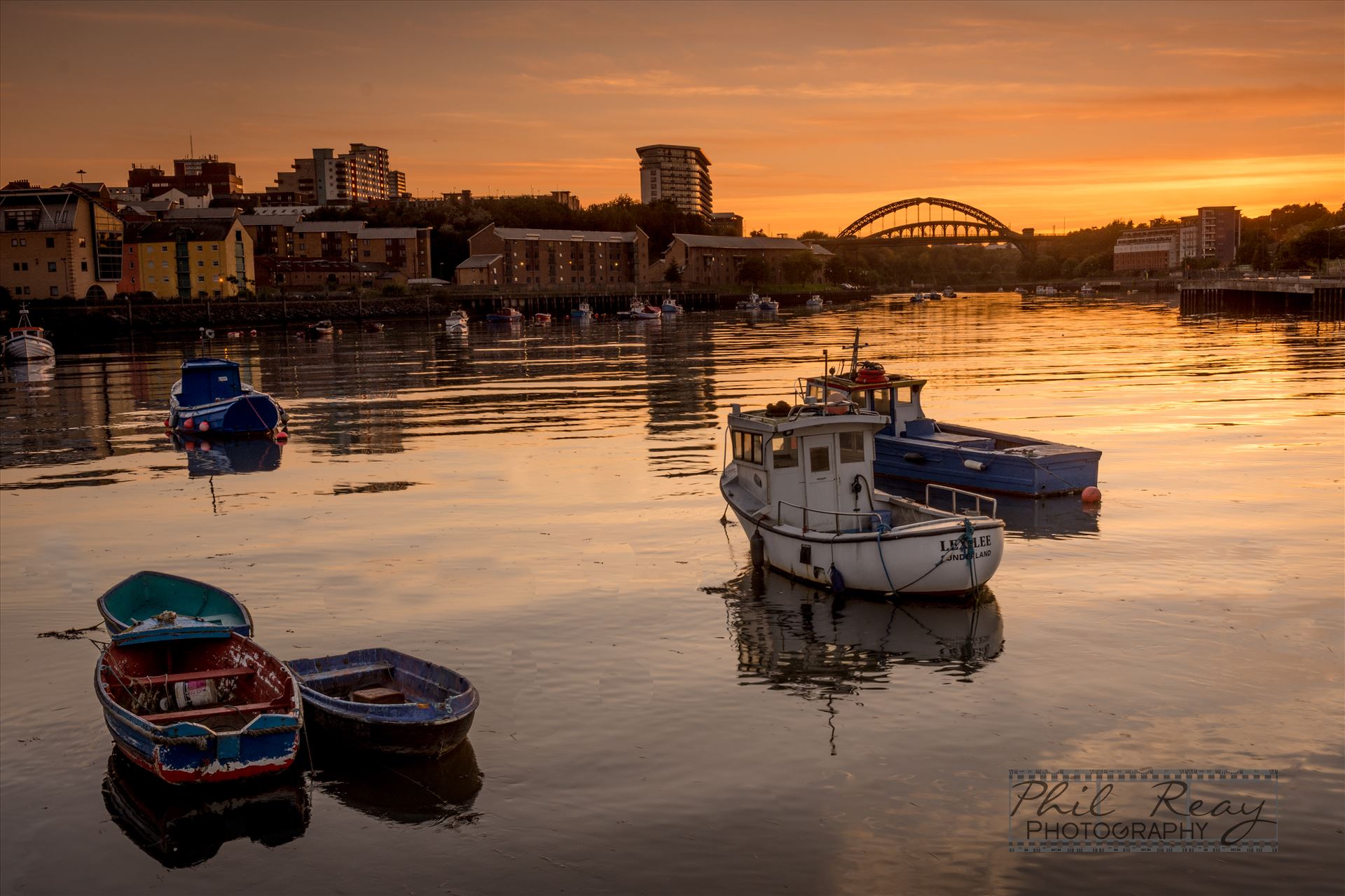 Sunderland fish quay -  by philreay