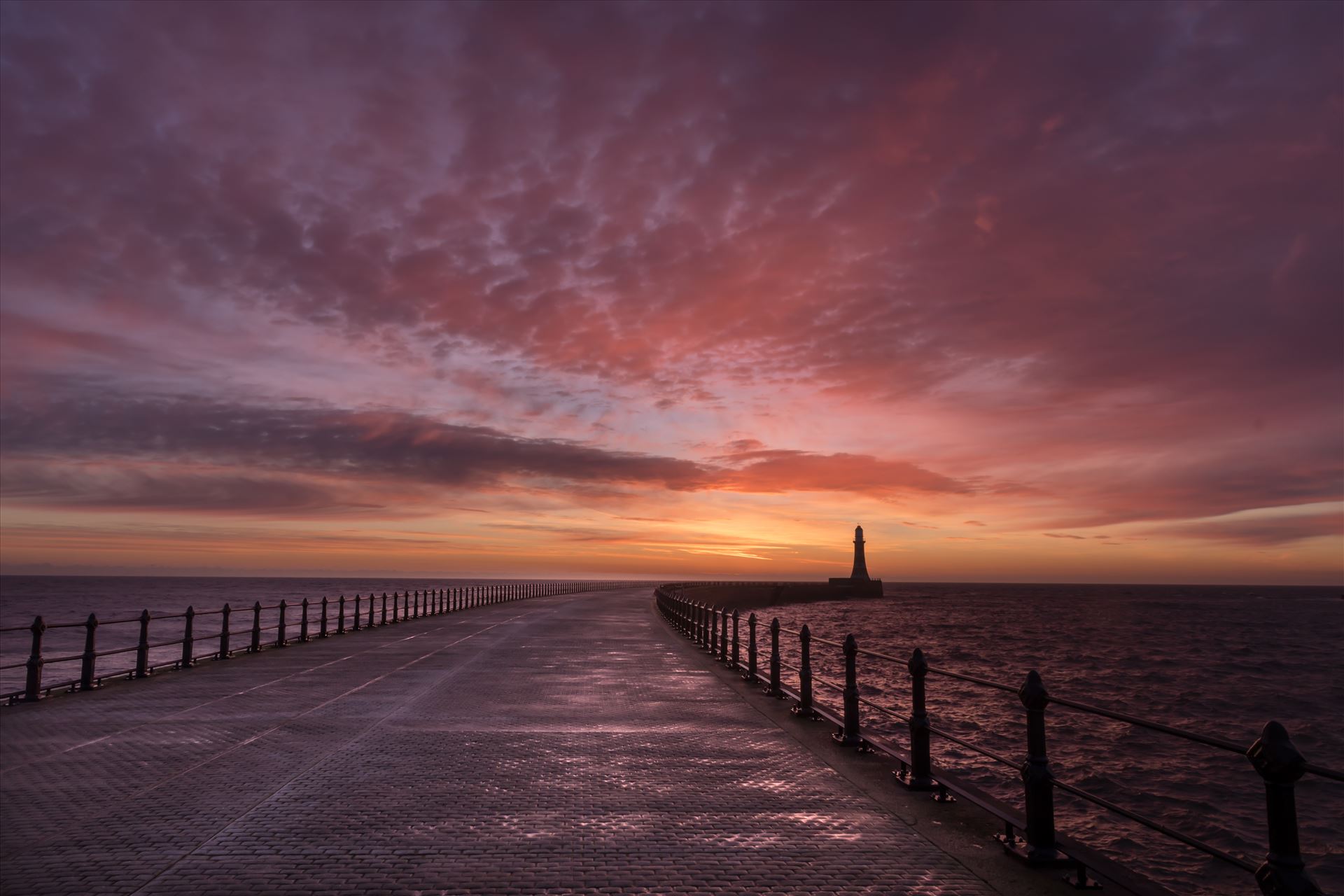 Roker Pier at sunrise -  by philreay