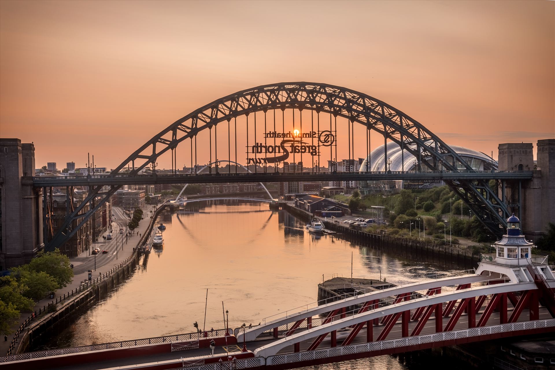 Sunrise over the Tyne -  by philreay