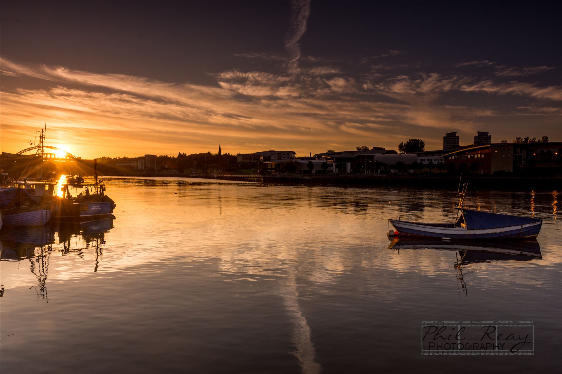 Sunderland fish quay -  by philreay