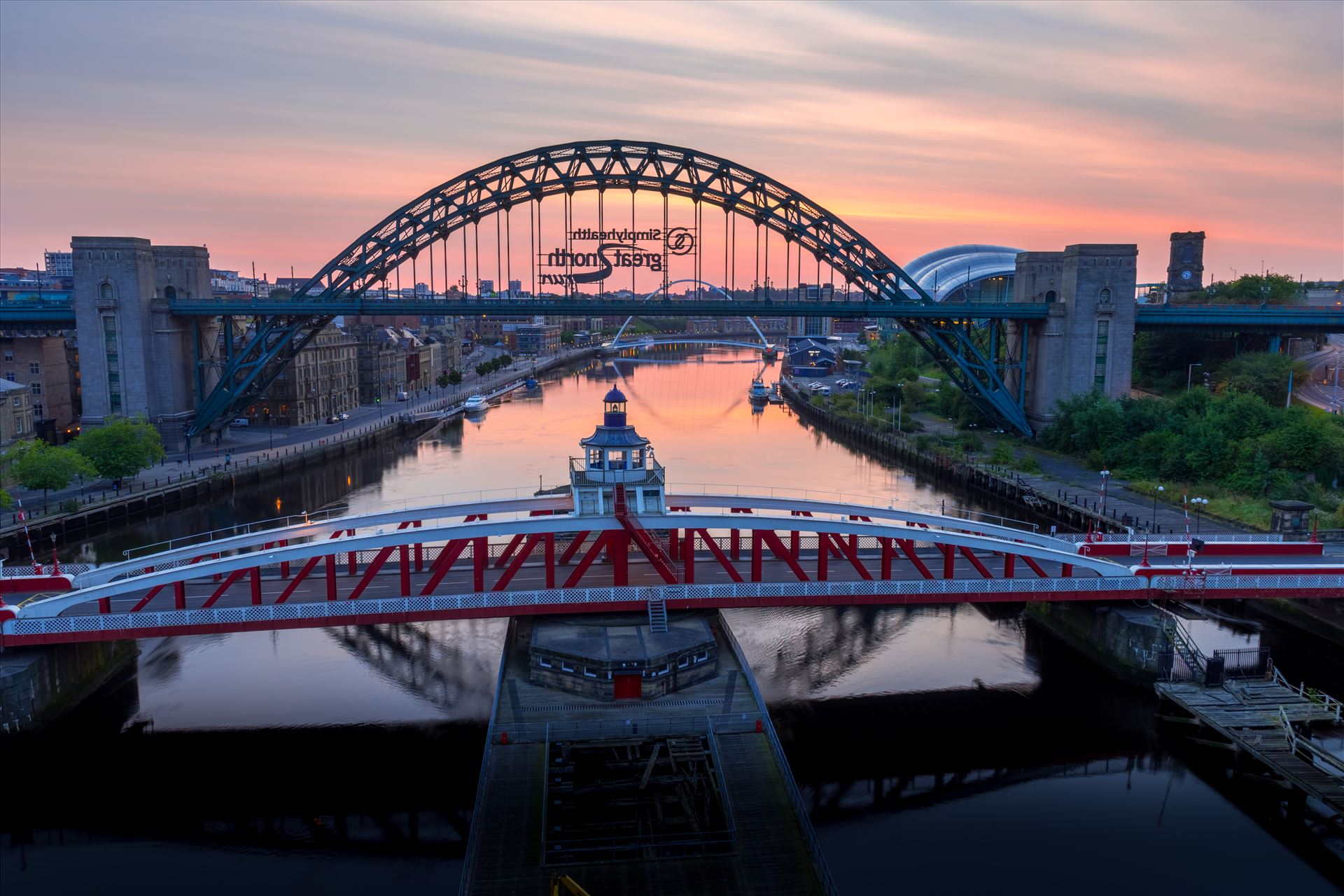 Sunrise over the Tyne -  by philreay