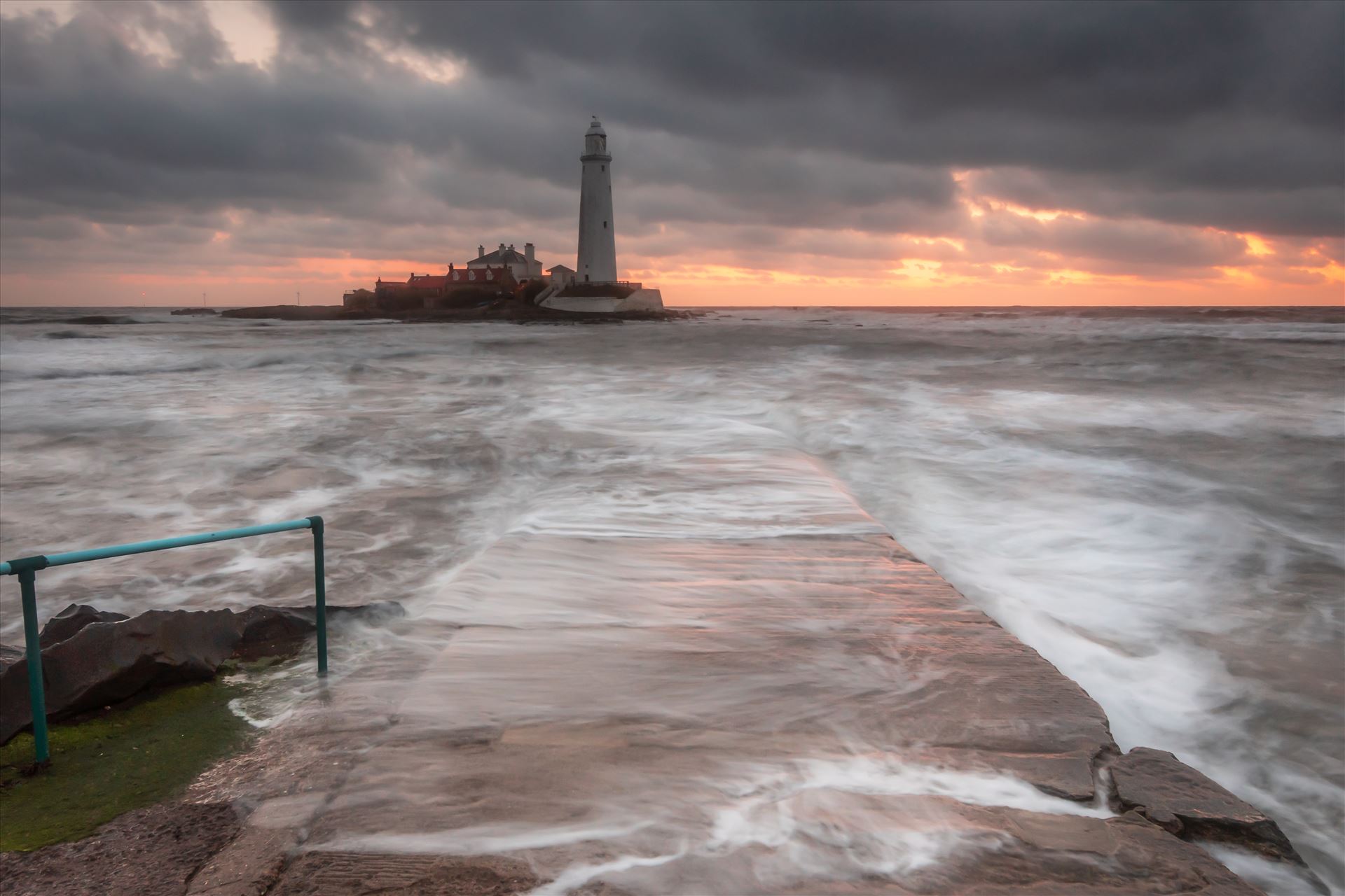 St Mary`s Lighthouse & island -  by philreay