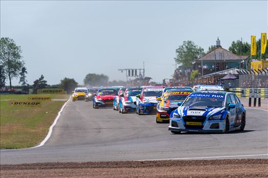 British Touring Car Championship at Croft circuit 16 - 