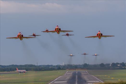 Red Arrows - Departing Newcastle airport & heading for the Sunderland air show 2016